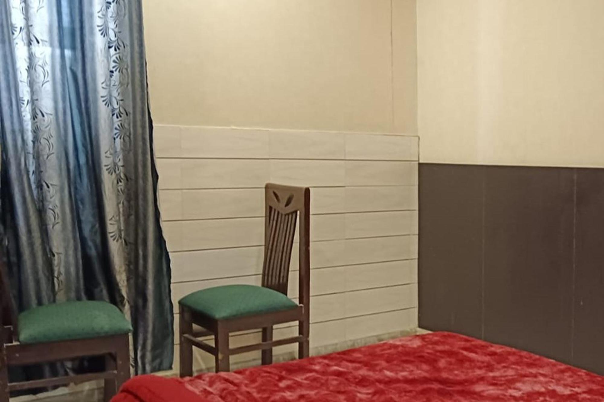 גורגאון Hotel Shree Kanta מראה חיצוני תמונה