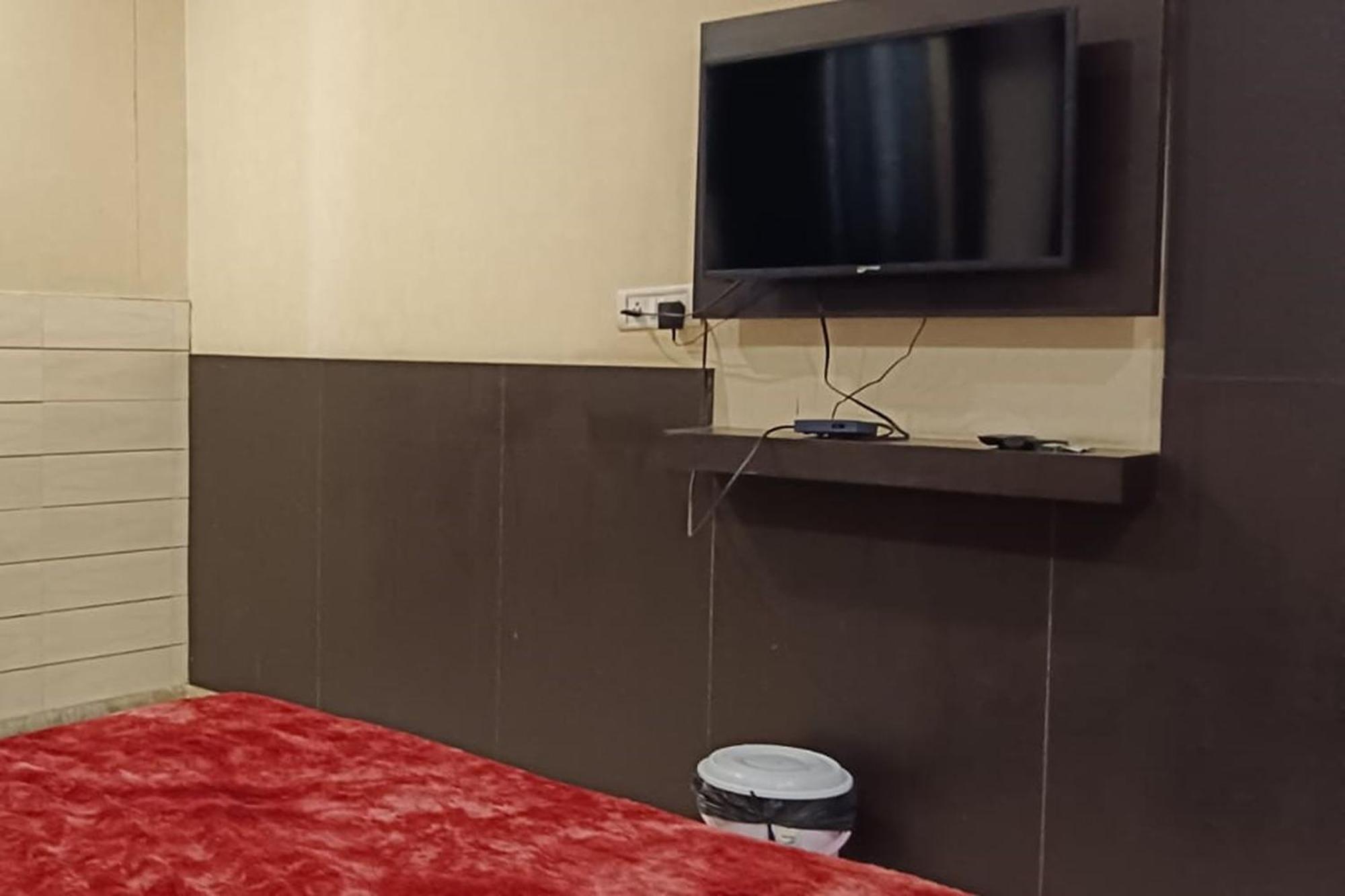 גורגאון Hotel Shree Kanta מראה חיצוני תמונה