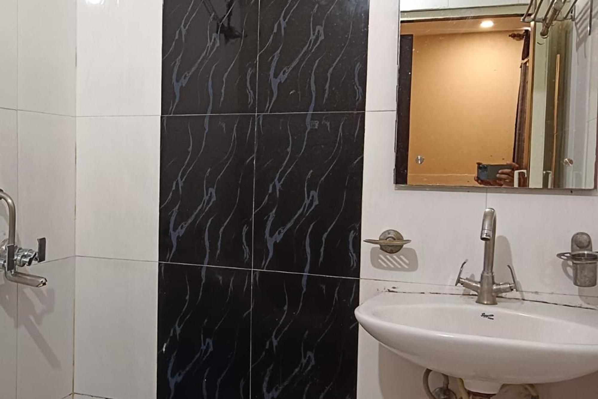 גורגאון Hotel Shree Kanta מראה חיצוני תמונה