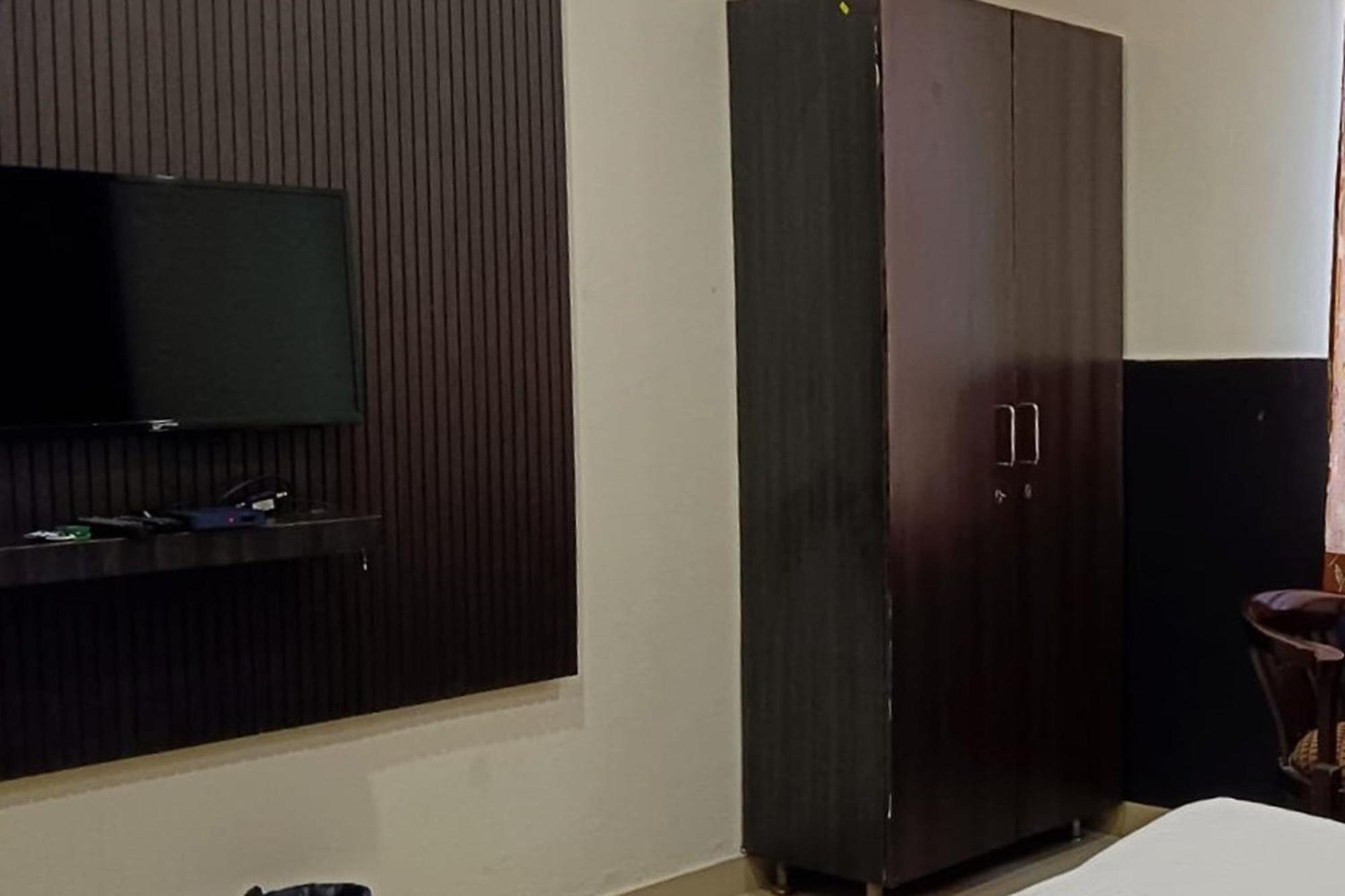 גורגאון Hotel Shree Kanta מראה חיצוני תמונה