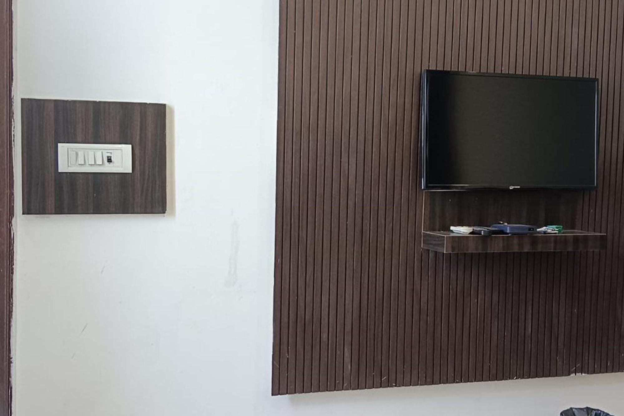 גורגאון Hotel Shree Kanta מראה חיצוני תמונה