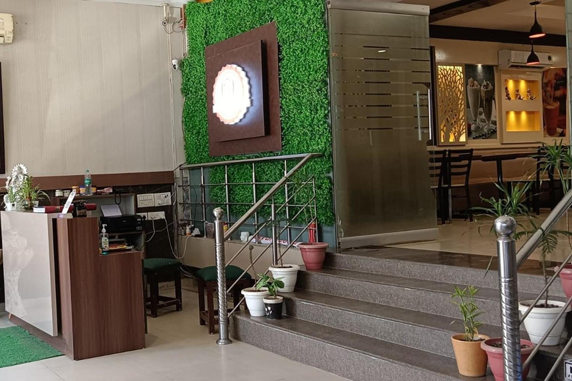 גורגאון Hotel Shree Kanta מראה חיצוני תמונה