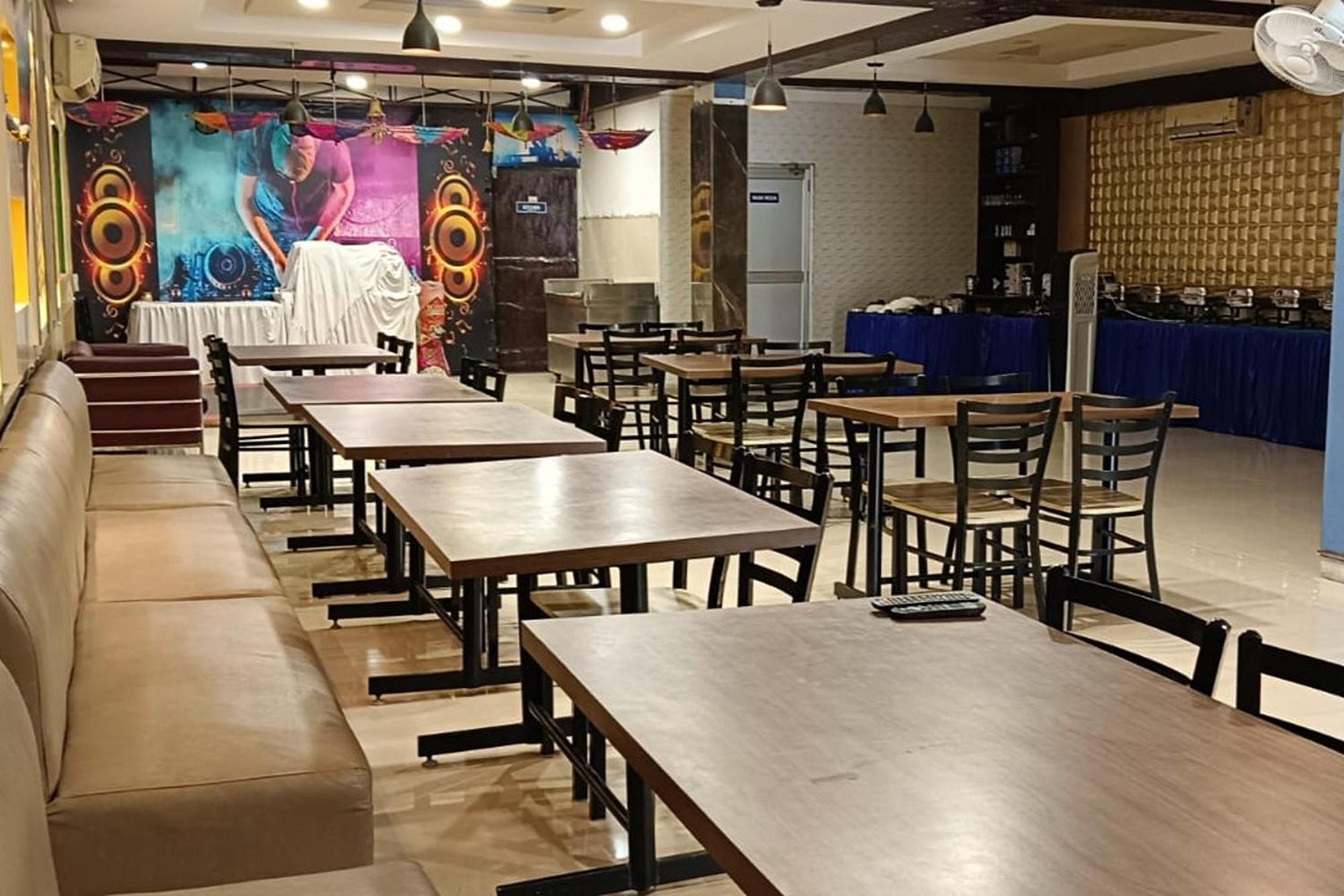 גורגאון Hotel Shree Kanta מראה חיצוני תמונה