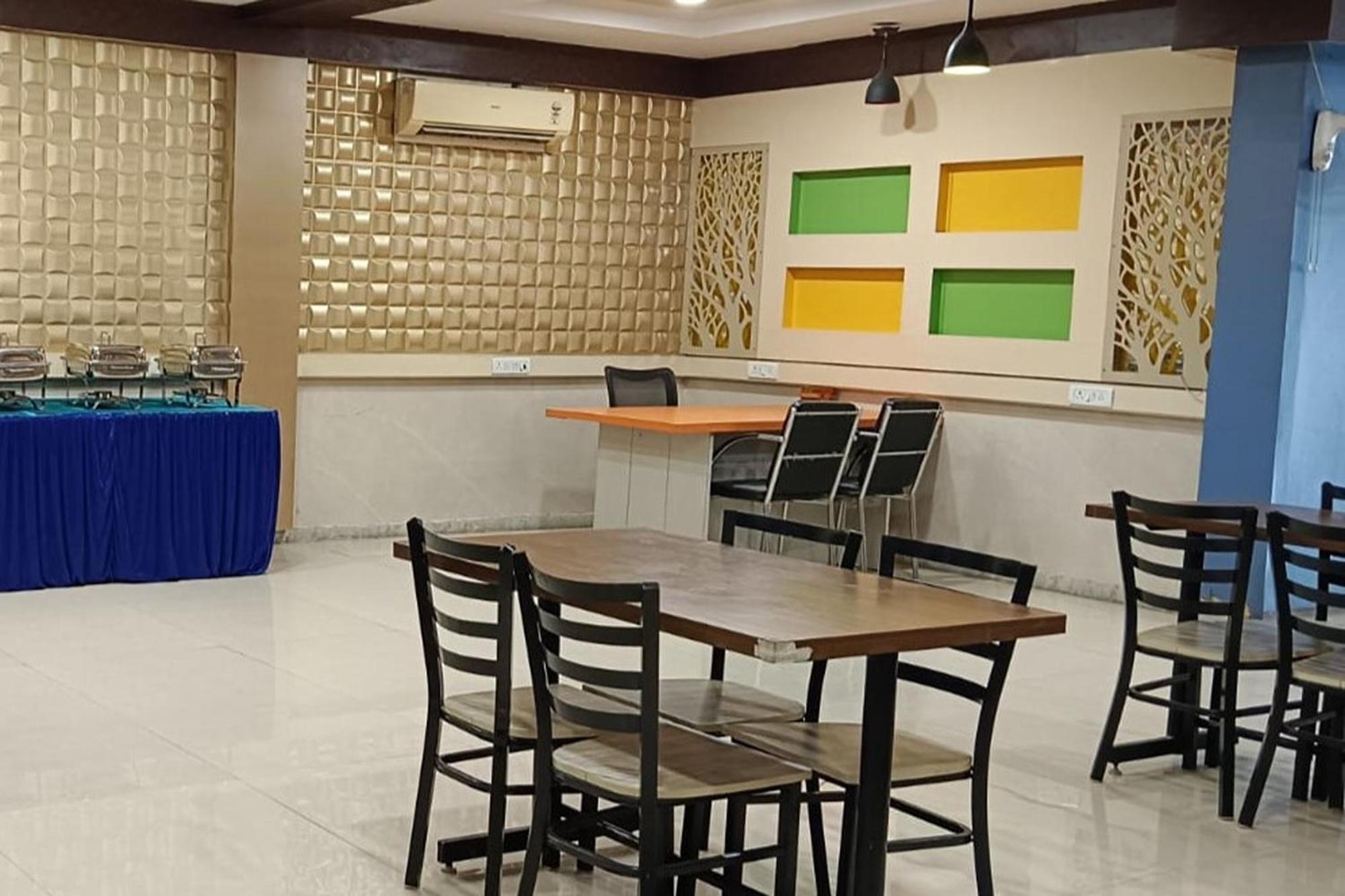 גורגאון Hotel Shree Kanta מראה חיצוני תמונה